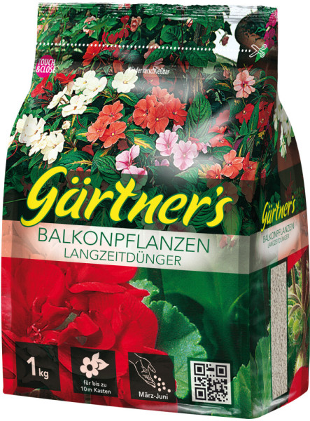 Produktbild von Gärtners Balkonpflanzen-Langzeitdünger in 1kg Verpackung mit Abbildungen von Blumen und Angaben zur Anwendungszeit sowie Informationen zur Reichweite.