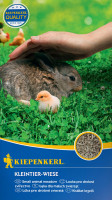 Produktbild von Kiepenkerl Kleintierwiese mit Klee zeigt eine Hand, die ein Kaninchen streichelt, neben einem Küken im Gras, Verpackungsdesign und... Produktbild von Kiepenkerl Kleintierwiese mit Klee zeigt eine Hand, die ein Kaninchen streichelt, neben einem Küken im Gras, Verpackungsdesign und Markenlogo, mehrsprachige Produktbezeichnungen.